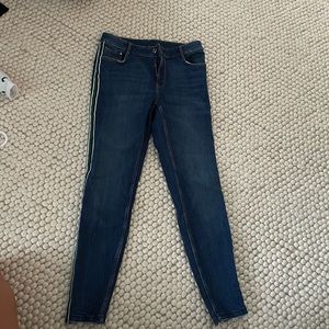 Zara jeans size 6